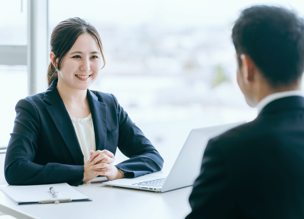 業界に精通した専門コンサルタント